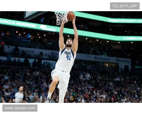 克勒贝尔全场仅打六分钟四中一贡献二分一助攻一抢断球队轮换